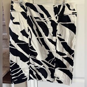 EUC-Women’s, New York & Co., Black/Cream, Cotton w/Stretch, Pencil Skirt- Size 8
